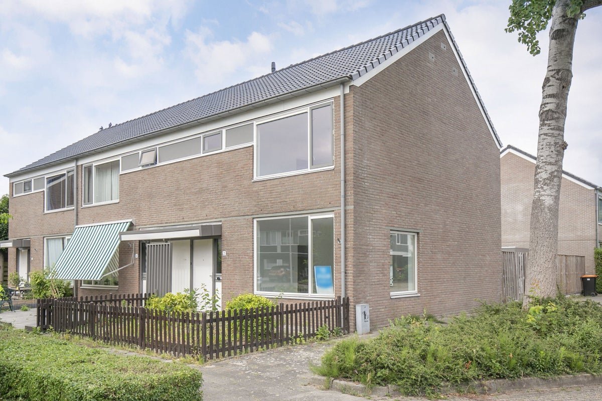 e43cef1f-c00d-5321-a174-b4d80910ee69 huis