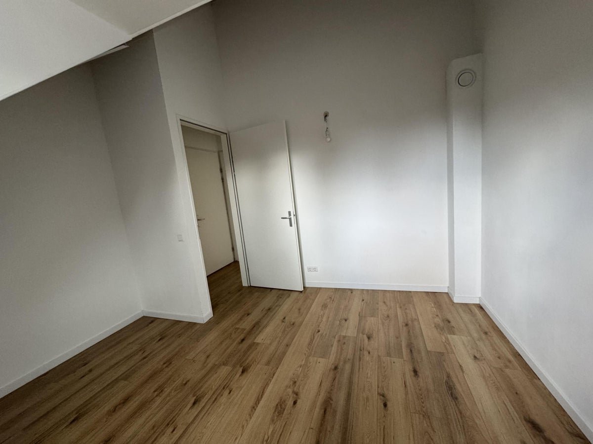 e74693b3-2f0a-5fff-8b3b-977bd1aa9f54 huis