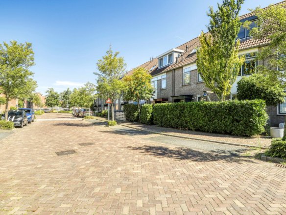 Woning aan de Nienhuis Ruijskade te Muiderberg