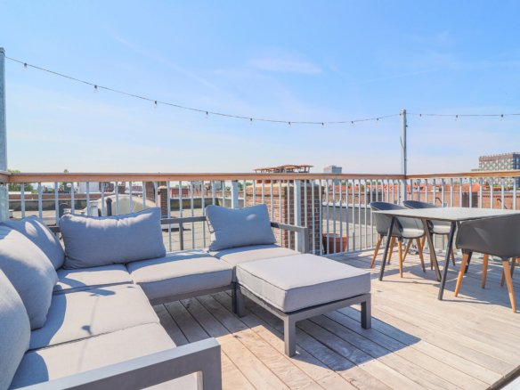 Woning aan de Hoofdweg te Amsterdam