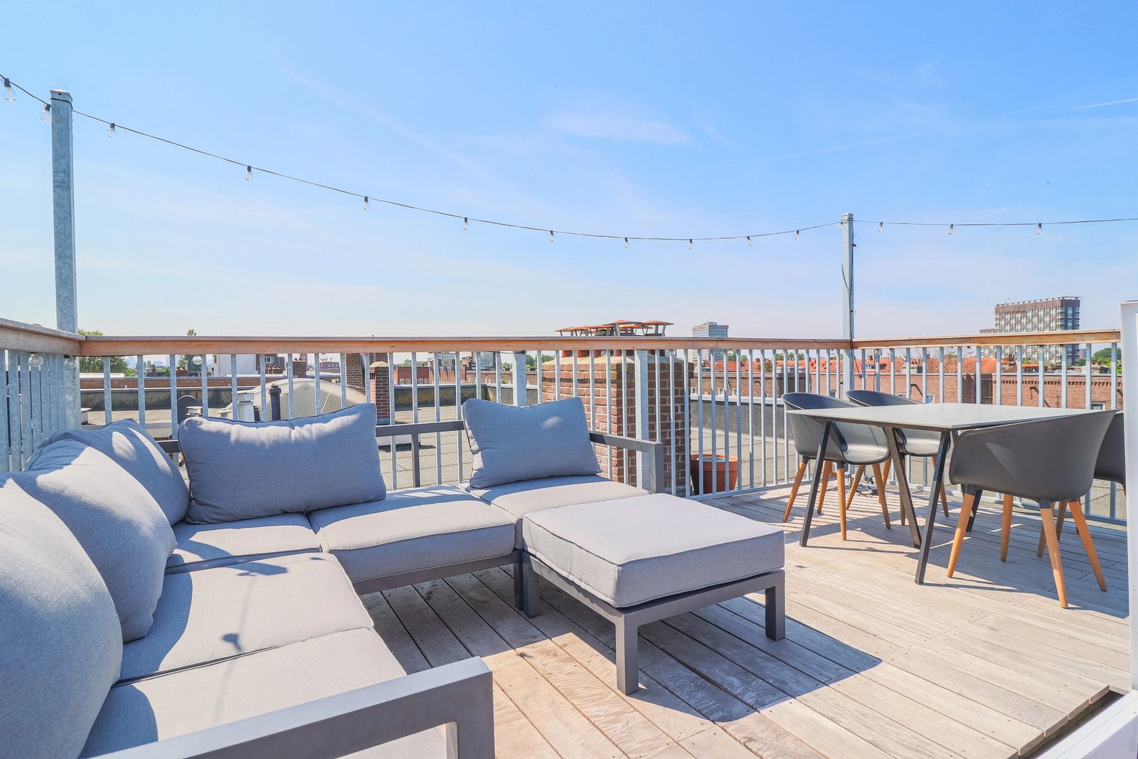 f3365332-b758-46e8-8830-384091723052 Woning aan de Hoofdweg te Amsterdam