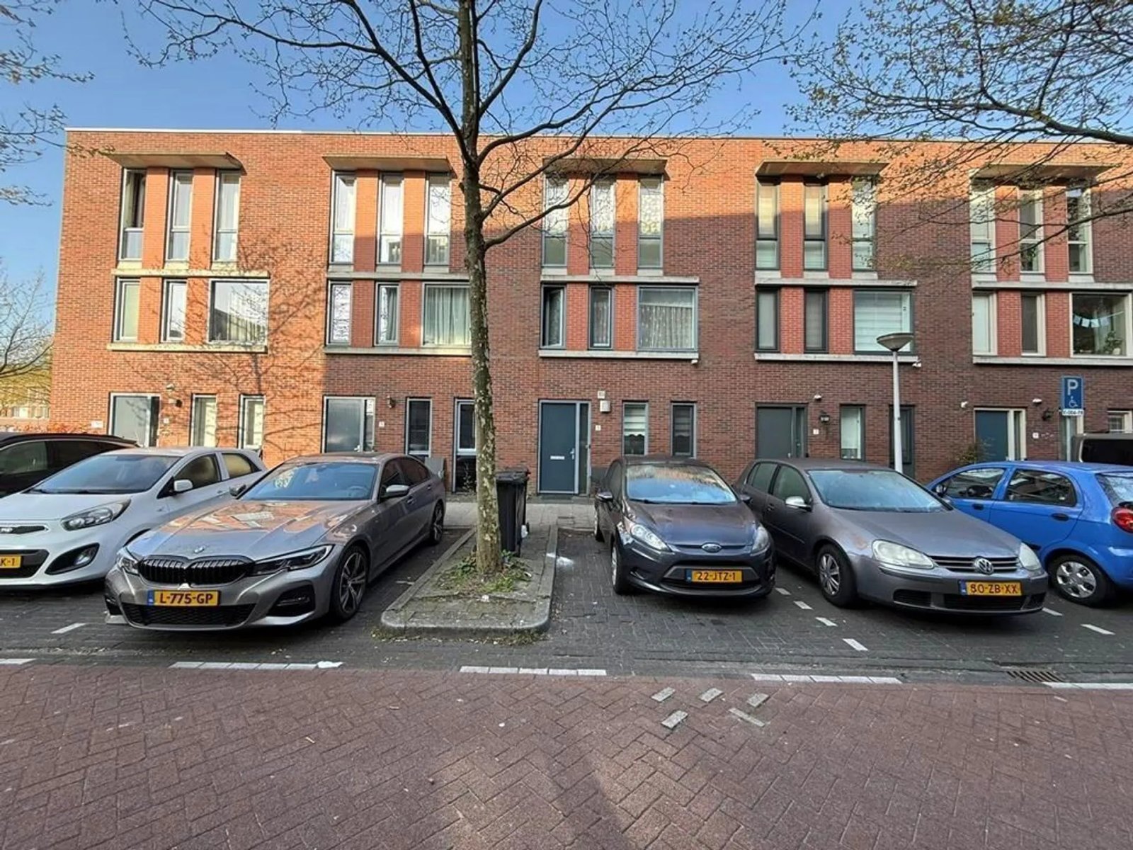f5cc162b-e146-4548-a0f9-ca24de77f16d Woning aan de Dr. J.A. Ringersstraat te Amsterdam
