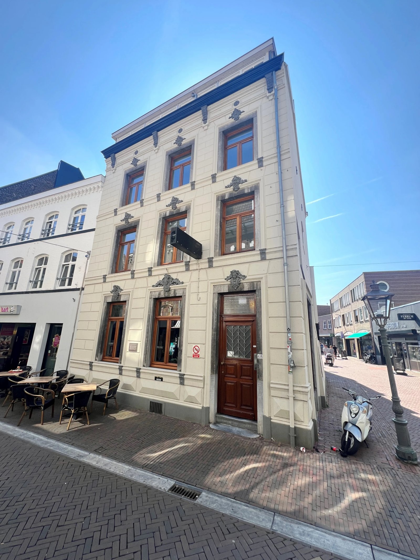 f8adf9a4-bc4a-4178-8225-1d97d565405a Woning aan de Limbrichterstraat te Sittard