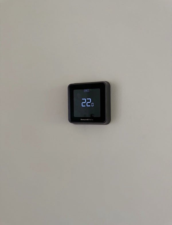 600