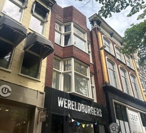 Woning aan de Akerkhof te Groningen