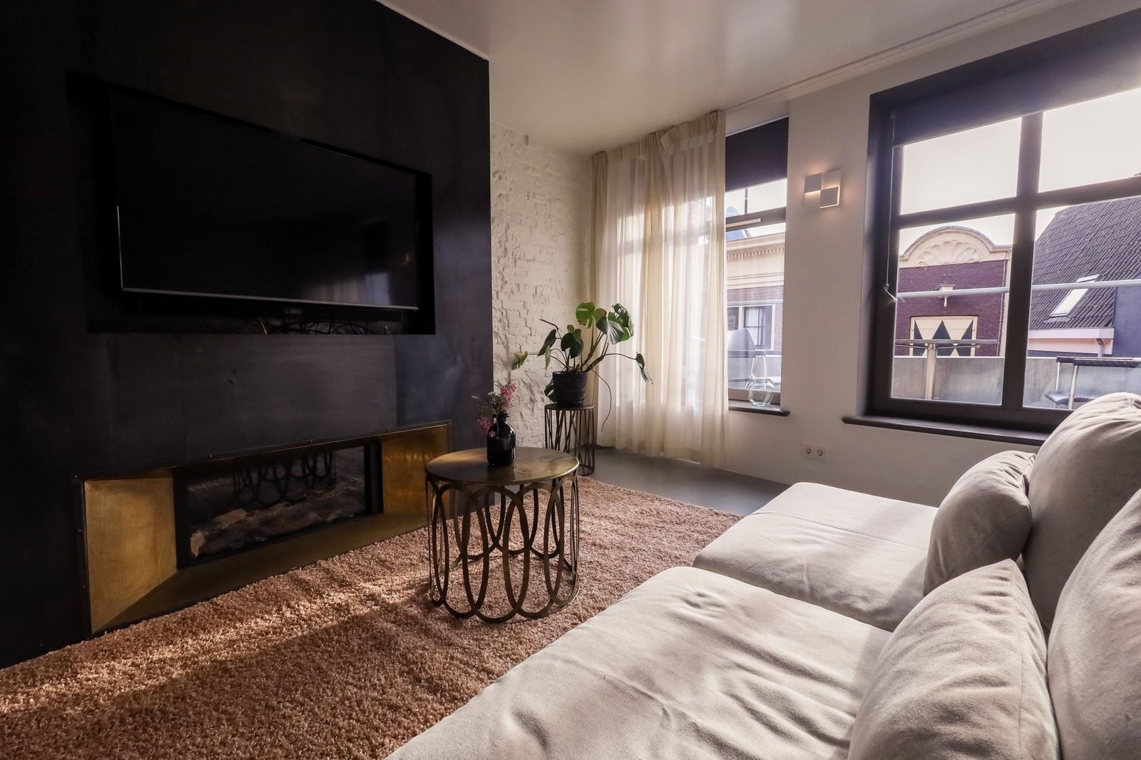 Woning aan de Warmoesstraat te Amsterdam