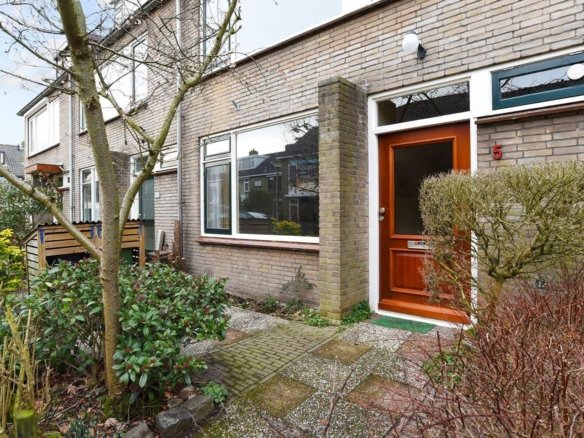 Woning aan de Burgemeester Scholtenstraat te Delfgauw