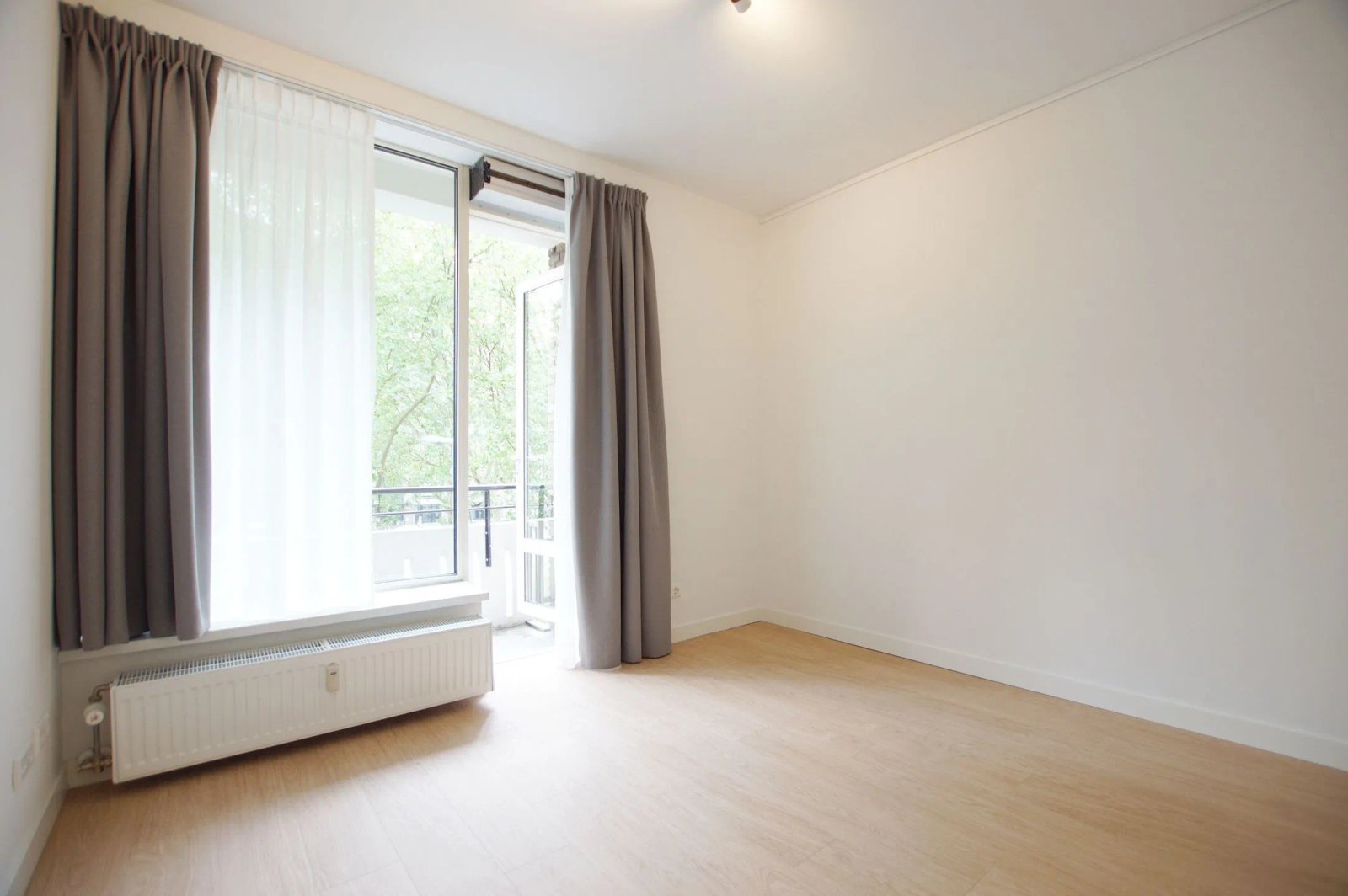 01a10cce-a826-704c-849f-ae07cfdf2ba4 Woning aan de Groenendaal te Rotterdam