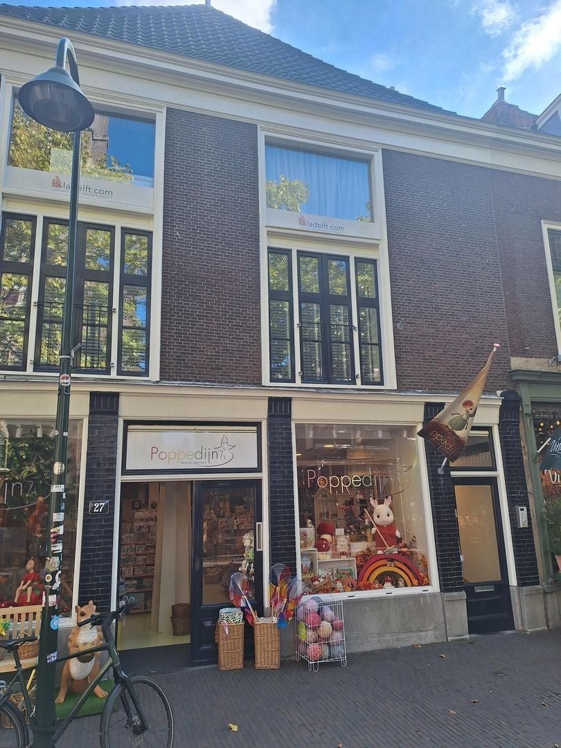 Woning aan de Burgwal te Delft