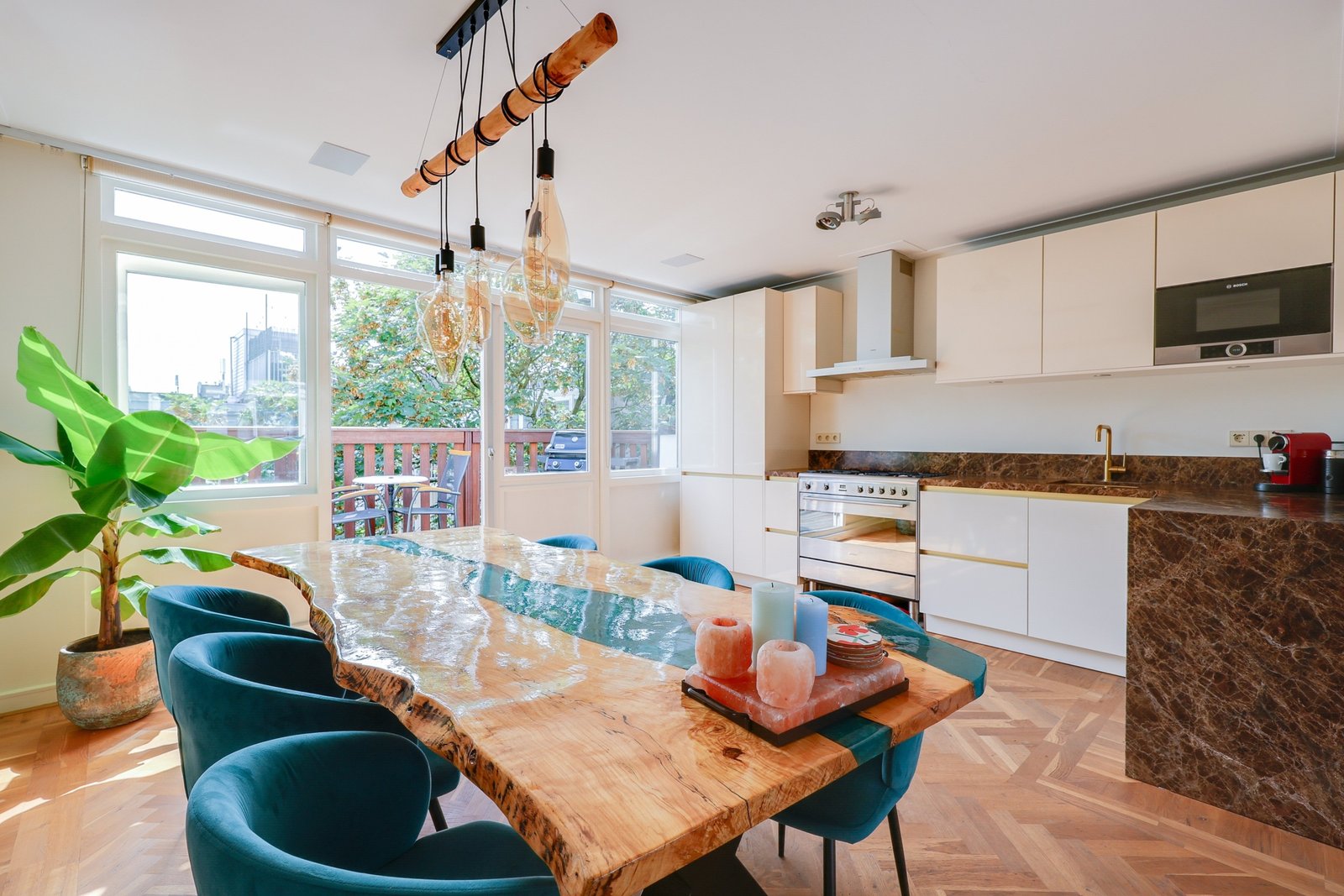 Woning aan de Brederodestraat te Amsterdam
