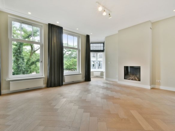 Woning aan de Cornelis Schuytstraat te Amsterdam