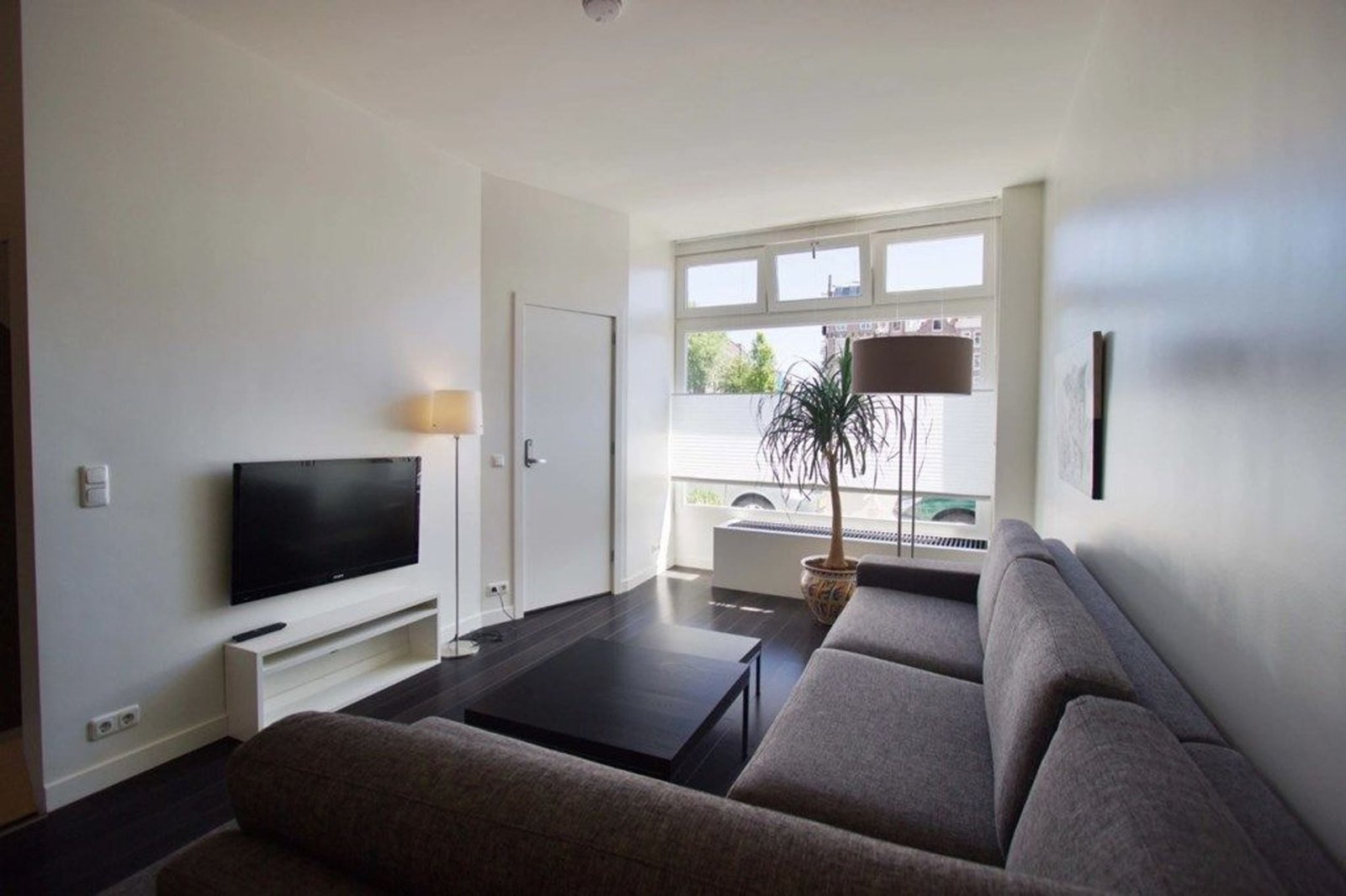 01a12fab-418c-718a-b987-859794c1584b Woning aan de Schippersgracht te Amsterdam