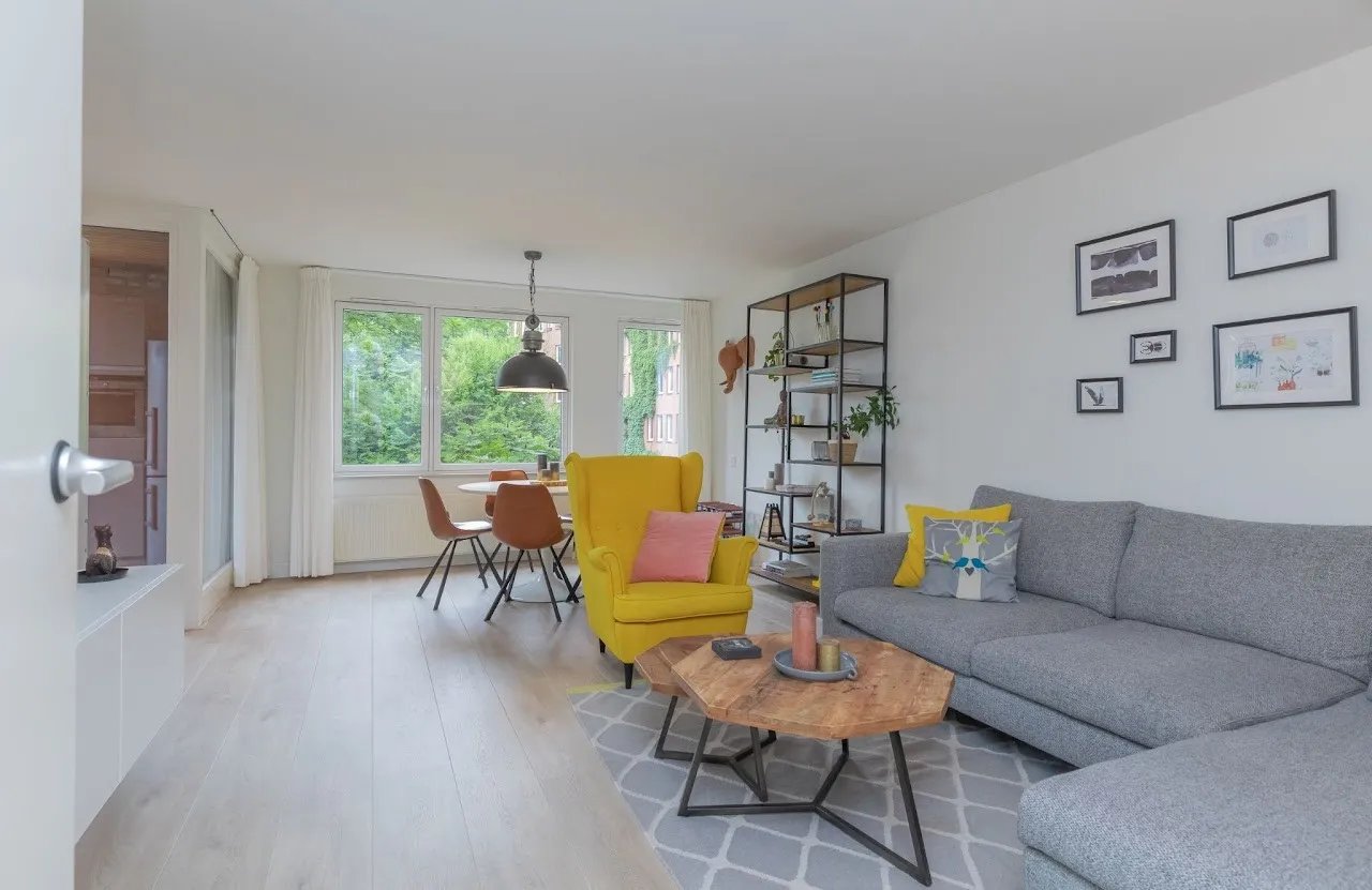 Woning aan de Haarlemmerweg te Amsterdam