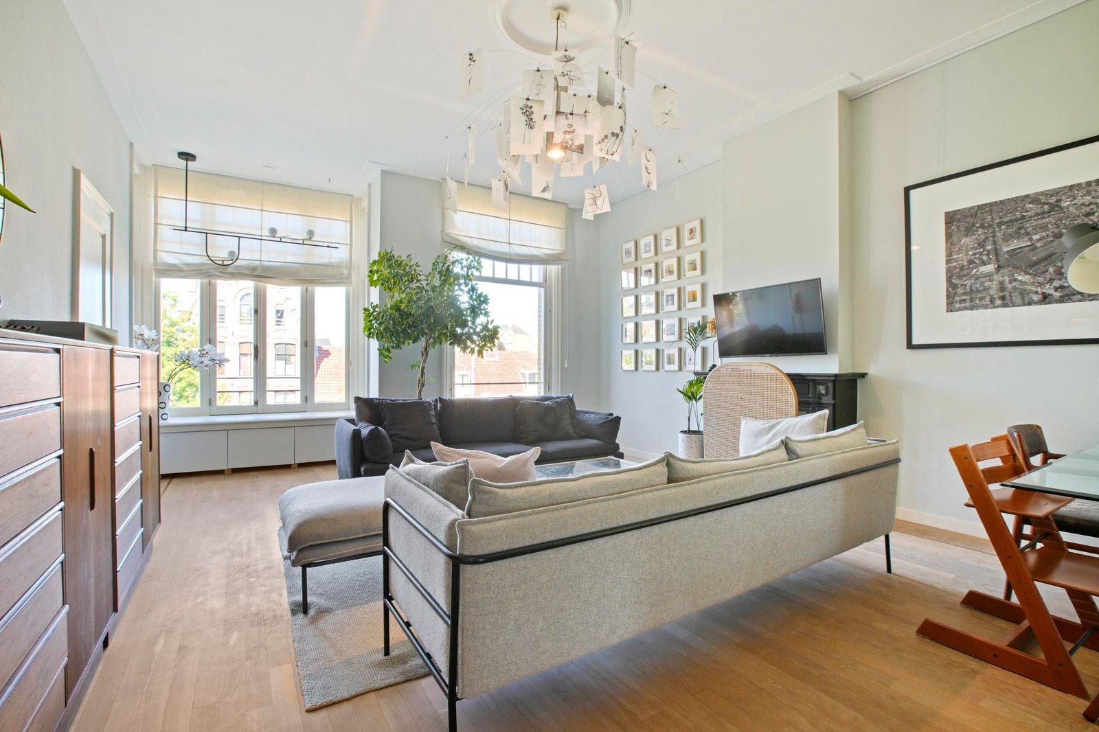01a12fe1-7f78-728d-a553-2d3e7ddd5f8a Woning aan de Vijzelgracht te Amsterdam