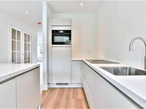 Woning aan de Crynssenstraat te Amsterdam