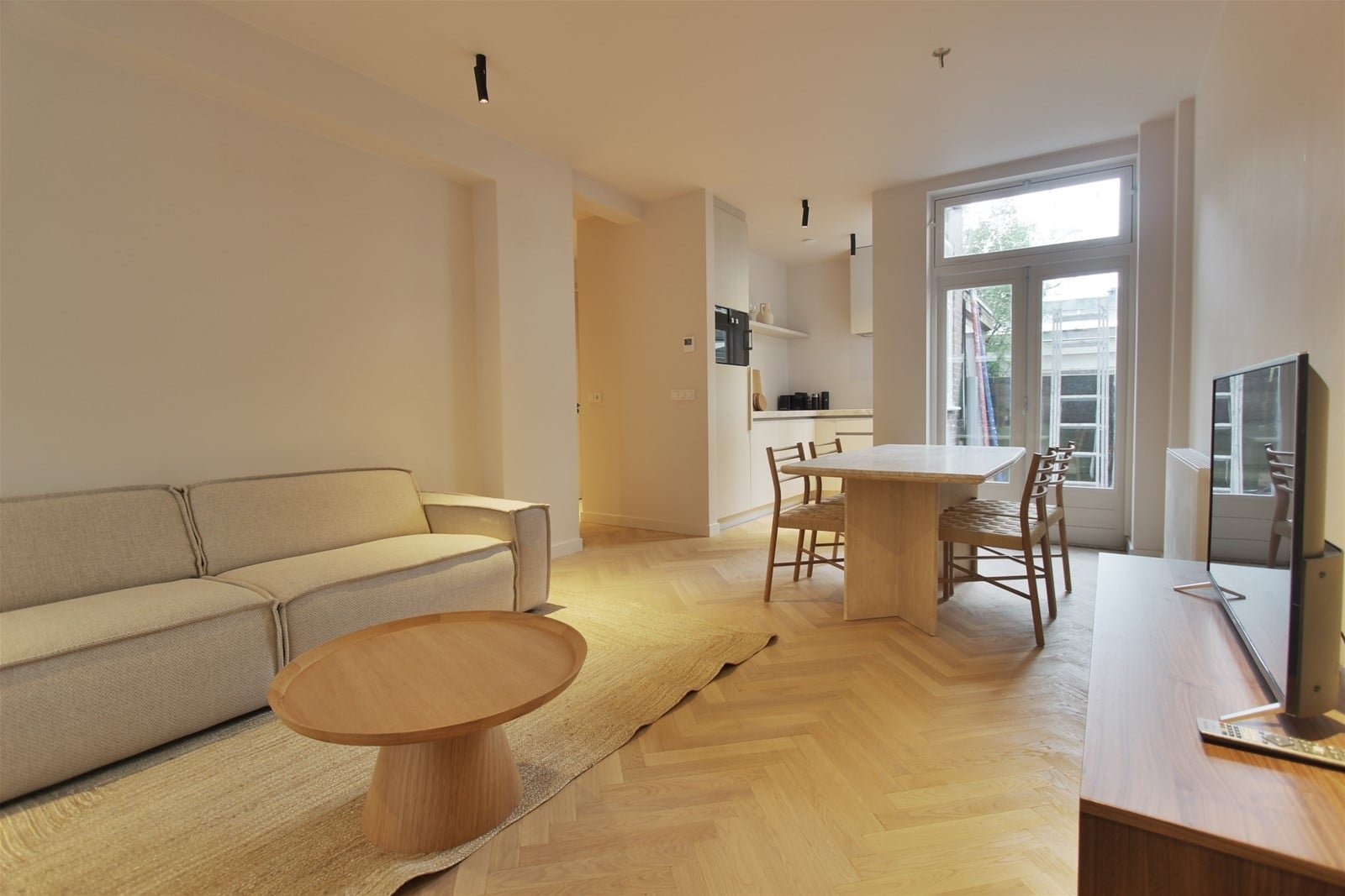 01a134b6-853b-7399-abce-2a7256a34630 Woning aan de Noorderdwarsstraat te Amsterdam