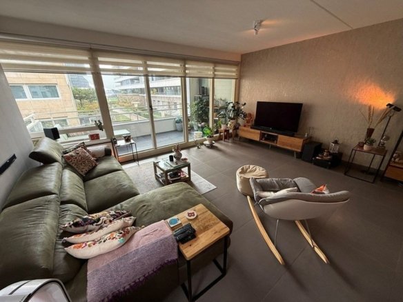 Woning aan de Spadinalaan te Amsterdam
