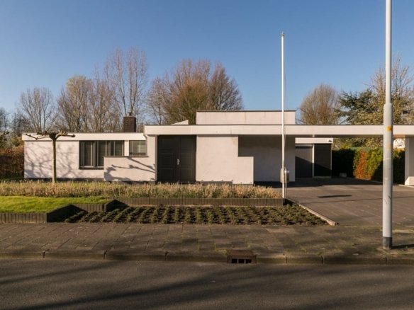 Woning aan de Koeteburg te Rijsenhout