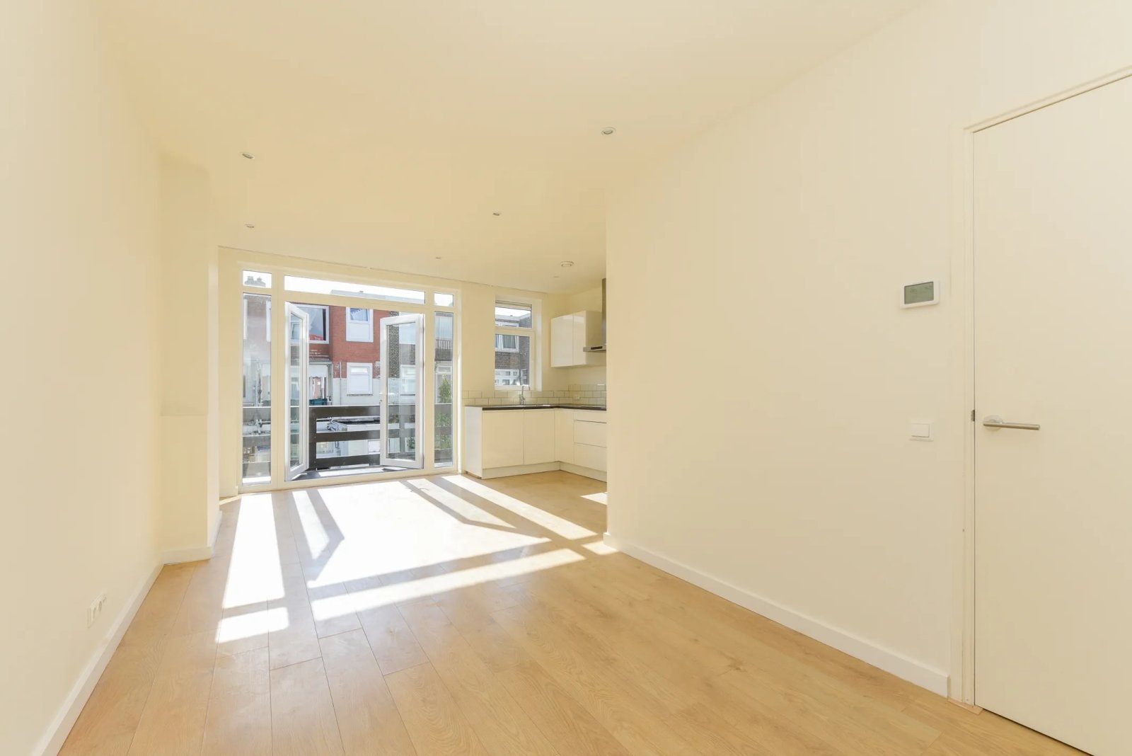 01a144e8-419d-7110-a64c-4ff1de3c58c0 Woning aan de Voltastraat te Schiedam