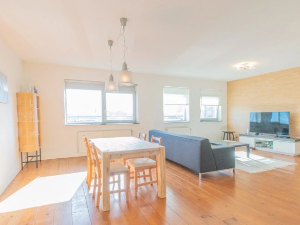 Woning aan de Anna Blamansingel te Amsterdam