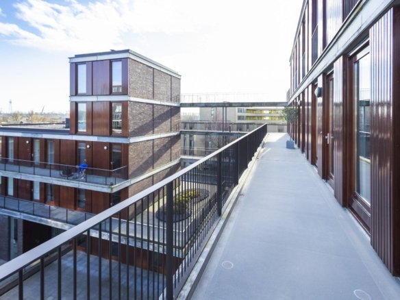 Woning aan de Jan Vrijmanstraat te Amsterdam
