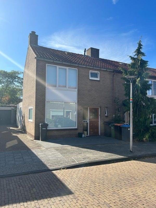 33eadcea-33be-54b8-9df4-f51dc738db18 Steenbokstraat, 7521XC Enschede