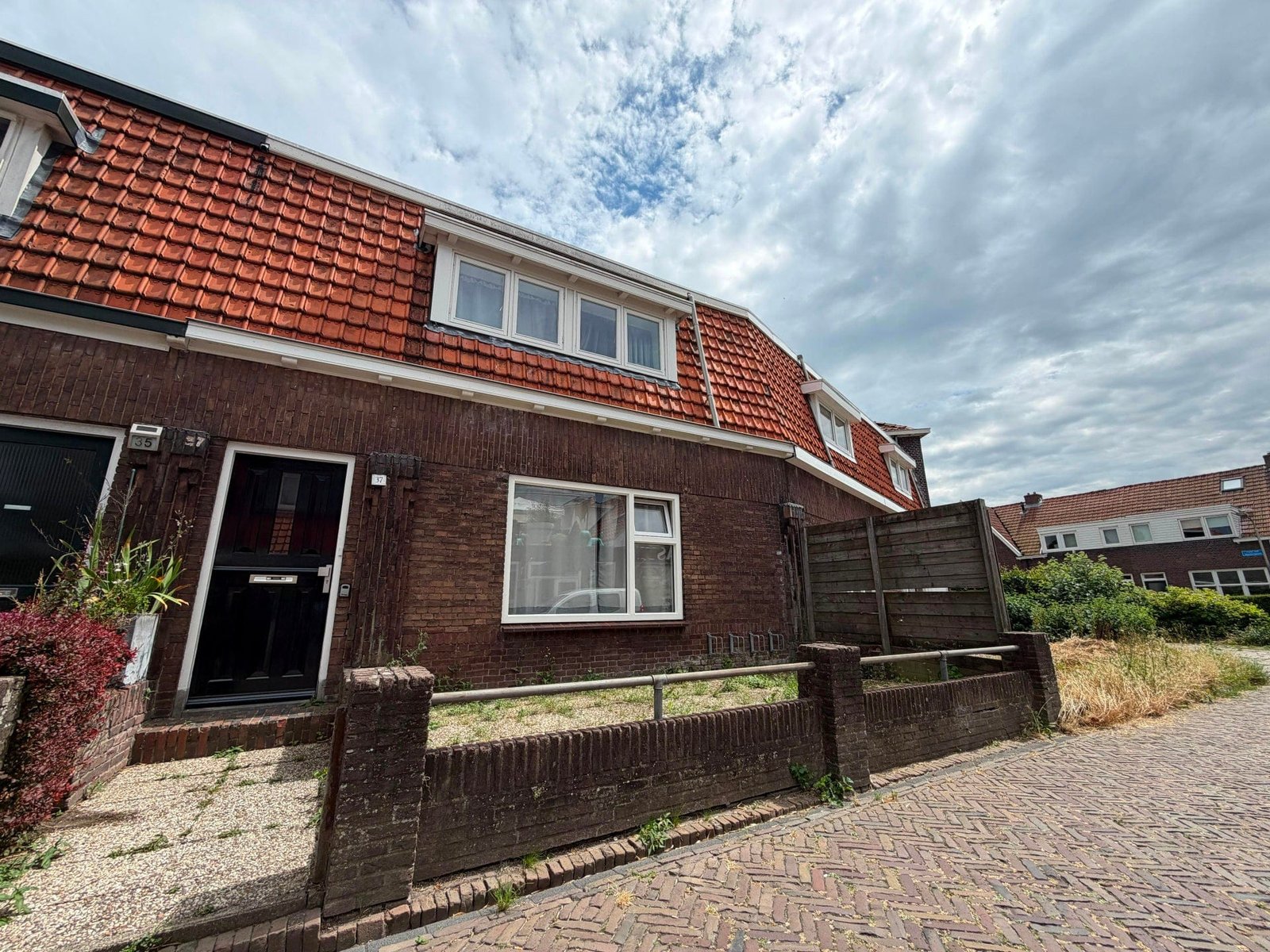 H102641753-191021-6aa28f5ca156b Kamer in Leeuwarden