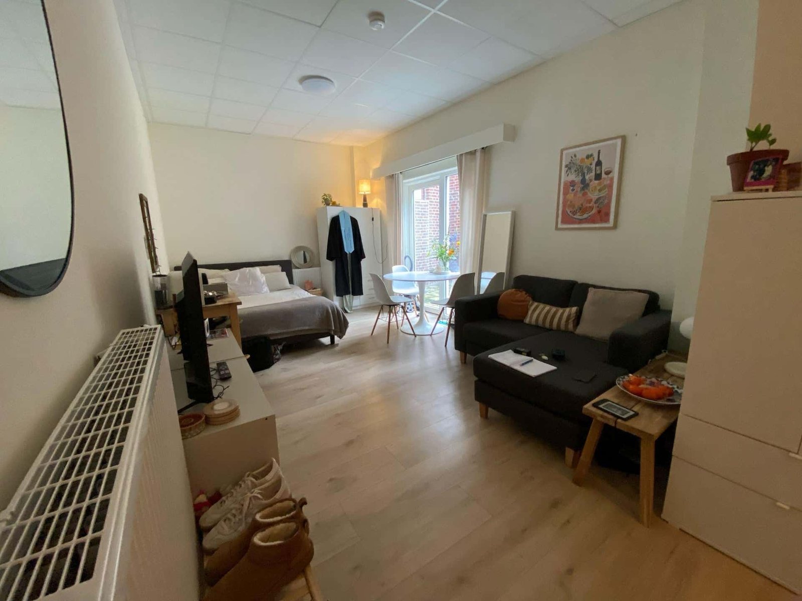 H105132672-198401-d427358e Studio in Maastricht