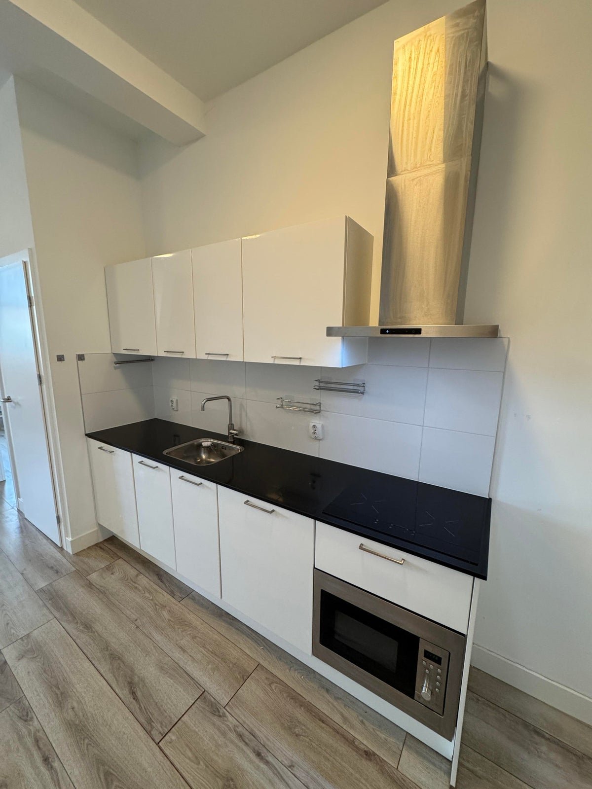 b25ae2b1-1c9a-55d8-a83c-5fe0dd1c9b4d Herebinnensingel, 9711GG Groningen
