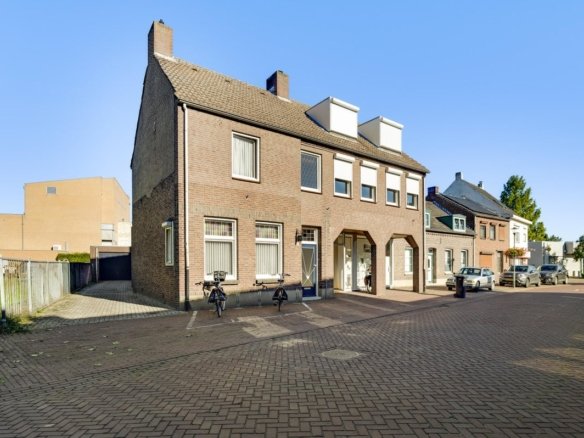 Dorpsstraat, 6097AP Heel
