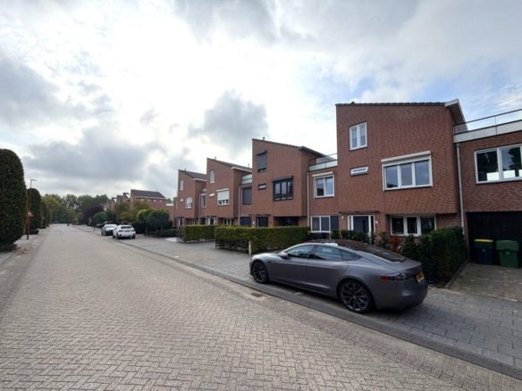 Bachlaan, 3261WB Oud-Beijerland
