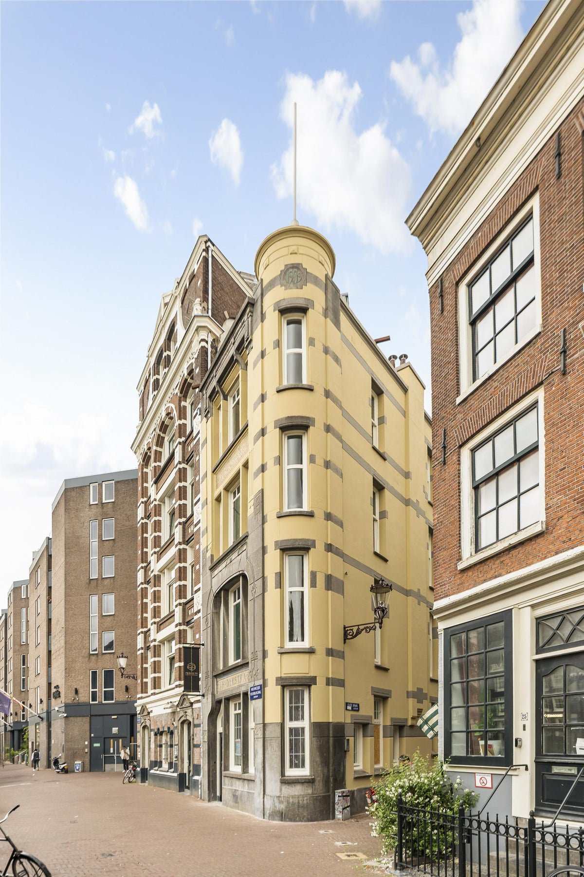 f3a3e056-5b62-562d-9e20-942f6aa8831c Oude Braak, 1012PS Amsterdam