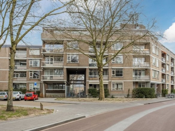 Adriaan van Bergenstraat, 4811ST, Breda